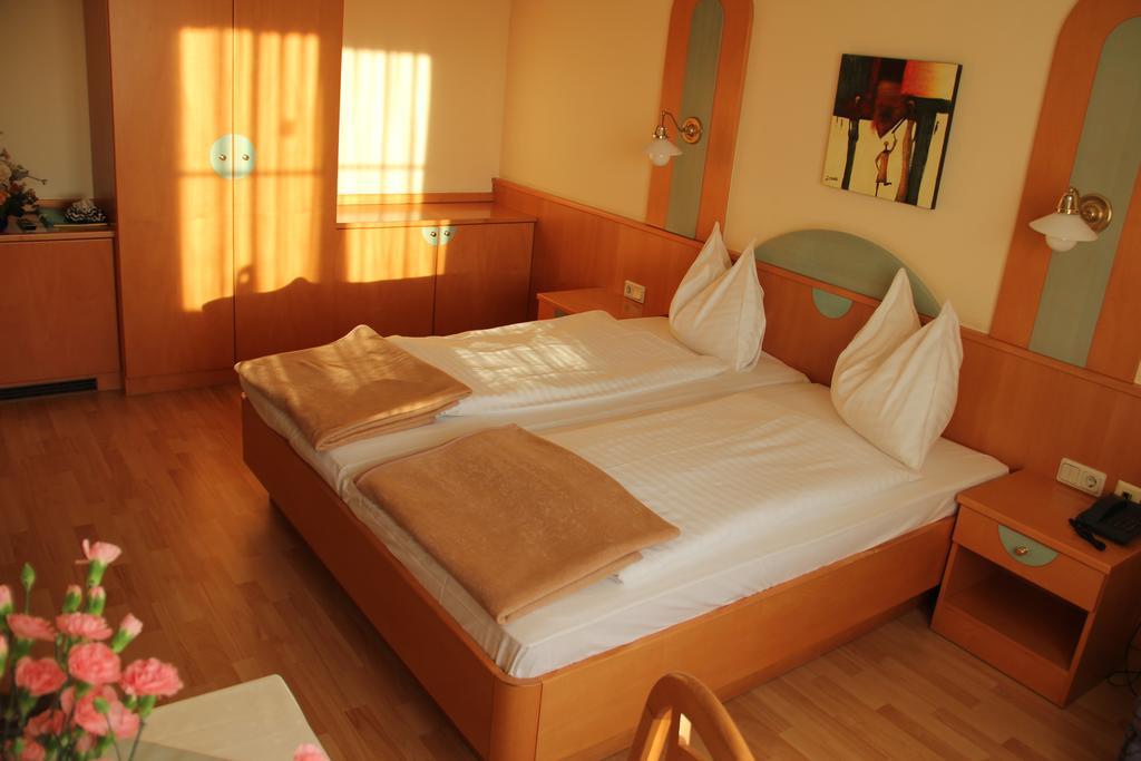 Landhotel Erhardt Бад Валтерсдорф Екстериор снимка